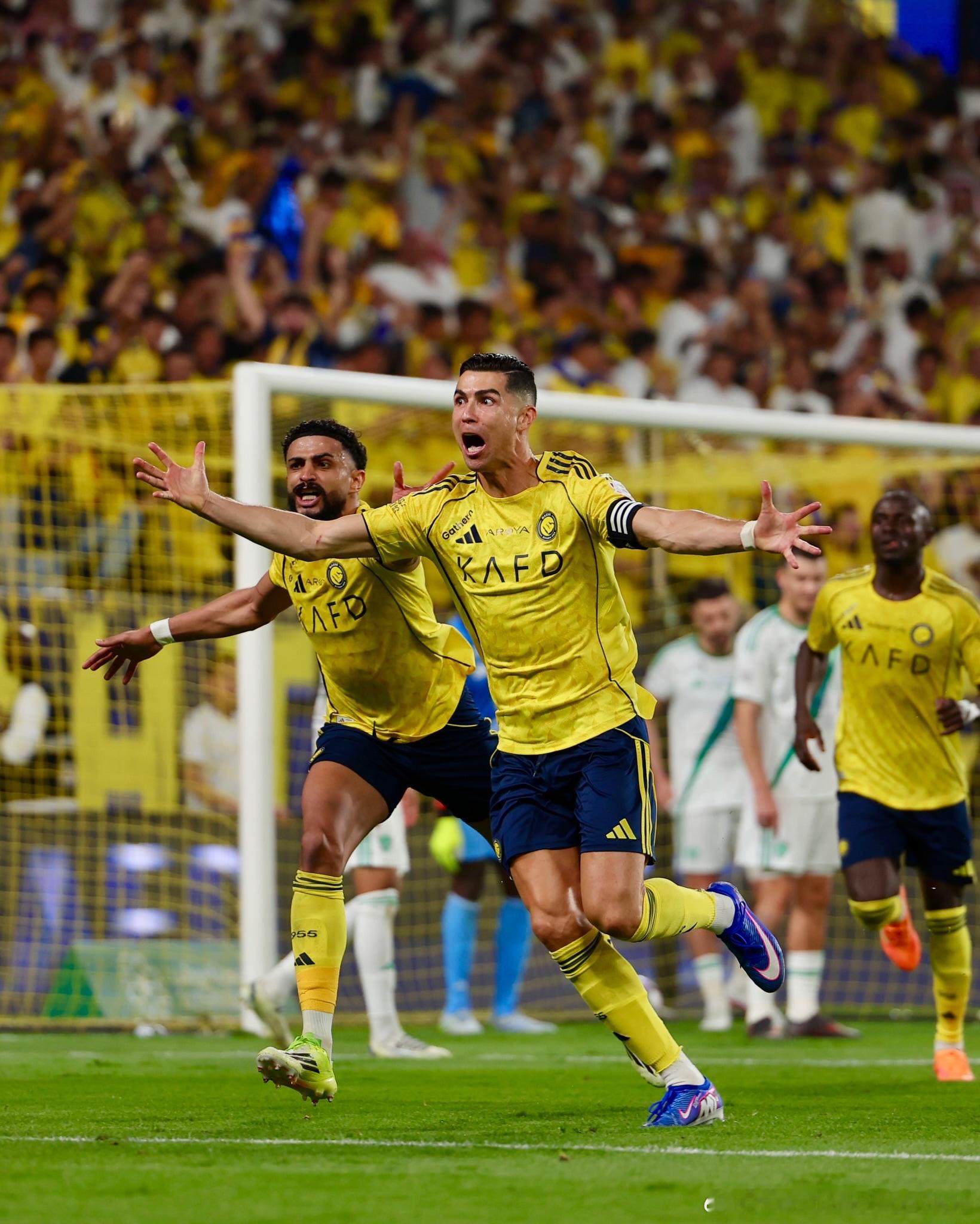 C罗c罗生涯970球利雅得胜利2比0吉达国民 🚨今天凌晨，C罗打进久违的头球，