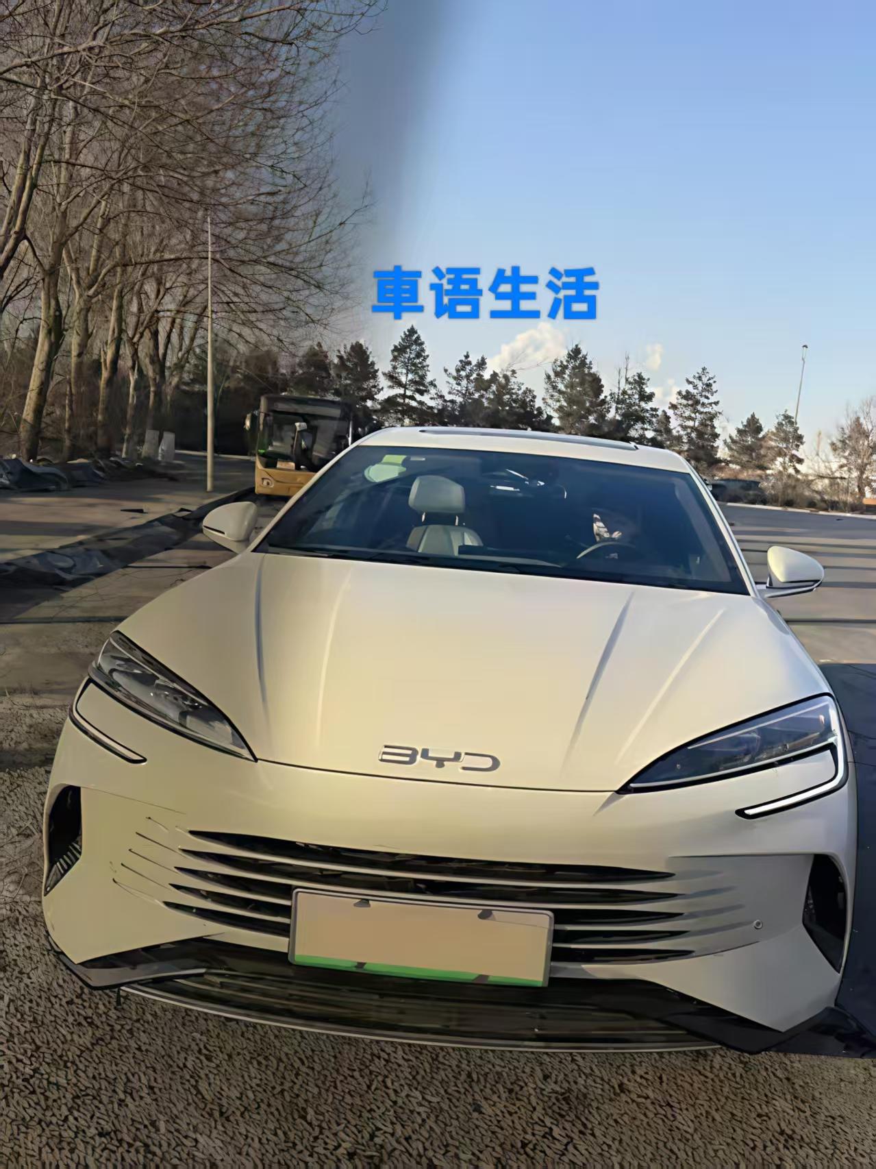 探店海豹07 DM-i：混动家轿价格松动，最高降幅2.8万元。
近期比亚迪海豹0