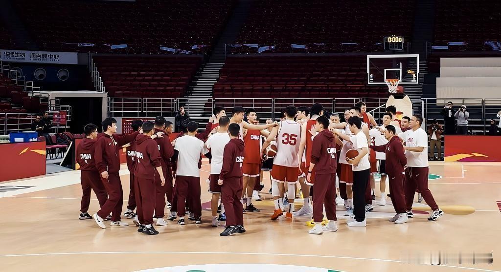 中国男篮大名单来了，没有赵睿！李祥波雷蒙入选



中国男篮大名单来了，马上就要