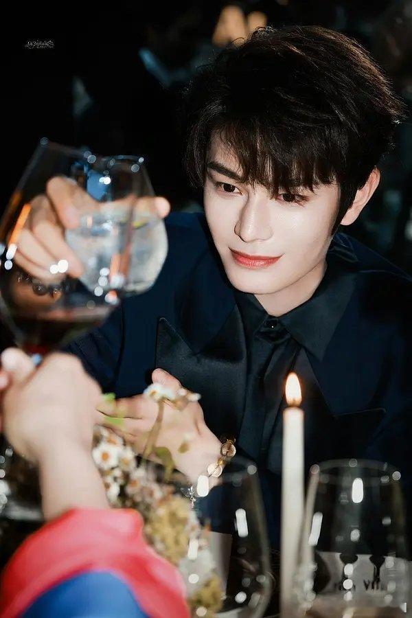 有人说丁禹兮像猴谁家猴长这样啊。。。 