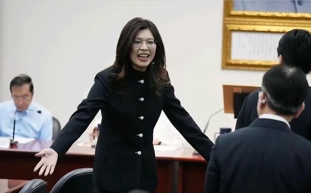 郑丽文确实是一位好主席，可以说是国民党中出类拔萃的人物，别人攻击她，她从来不还嘴