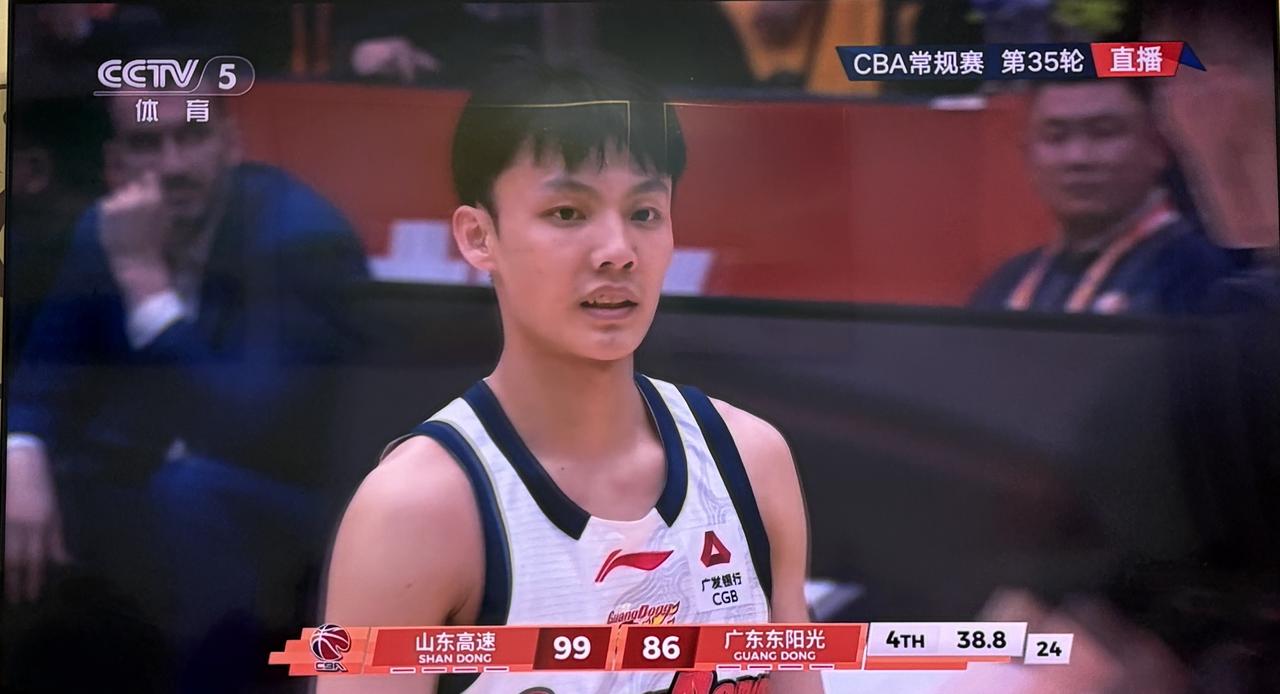 山东高速男篮主场爆冷99:86击败广东男篮！
一是高速男篮状态出色！珀塞尔、琼斯