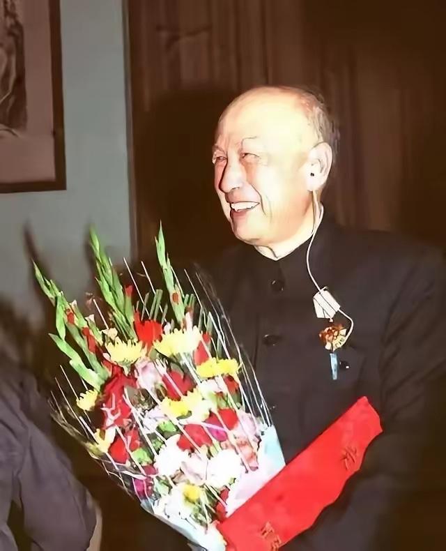 查钱学森的家谱，我背后吓出一身冷汗。他的33代祖先，竟是电视剧里白宇演的吴越王。