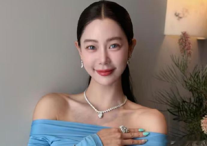 克拉拉离婚克拉拉官宣离婚 17日，演员克拉拉宣布与美籍韩裔企业家Samuel W