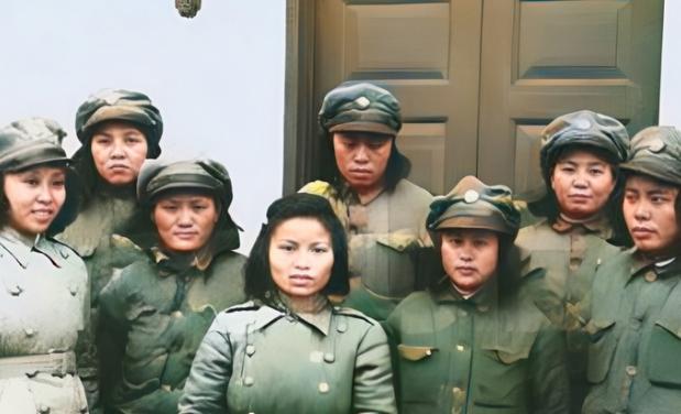 一天，戴笠手下的一名女特务执行任务回来后，肚子明显凸起，戴笠看到后，将其当场枪毙