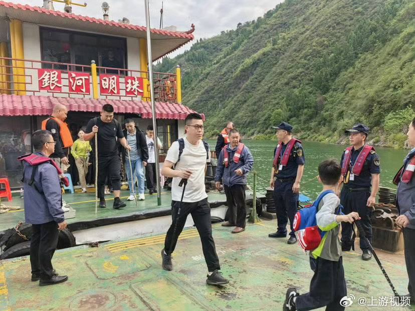 #国庆长江重庆段运送旅客48.4万人次#【两江小渡、库区游火爆 国庆期间长江重庆
