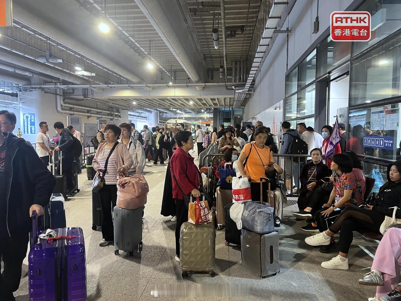 资本市场  股票  金融  财经  「香港年廿九至初三旅客近68萬人次增6%..