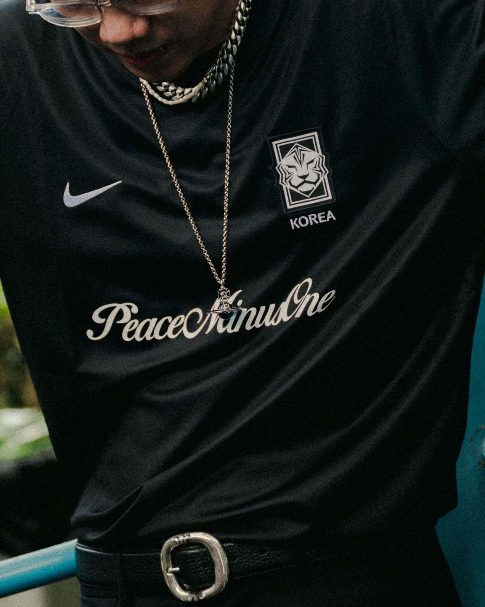 BootsCapture Man in PEACEMINUSONE X Nike