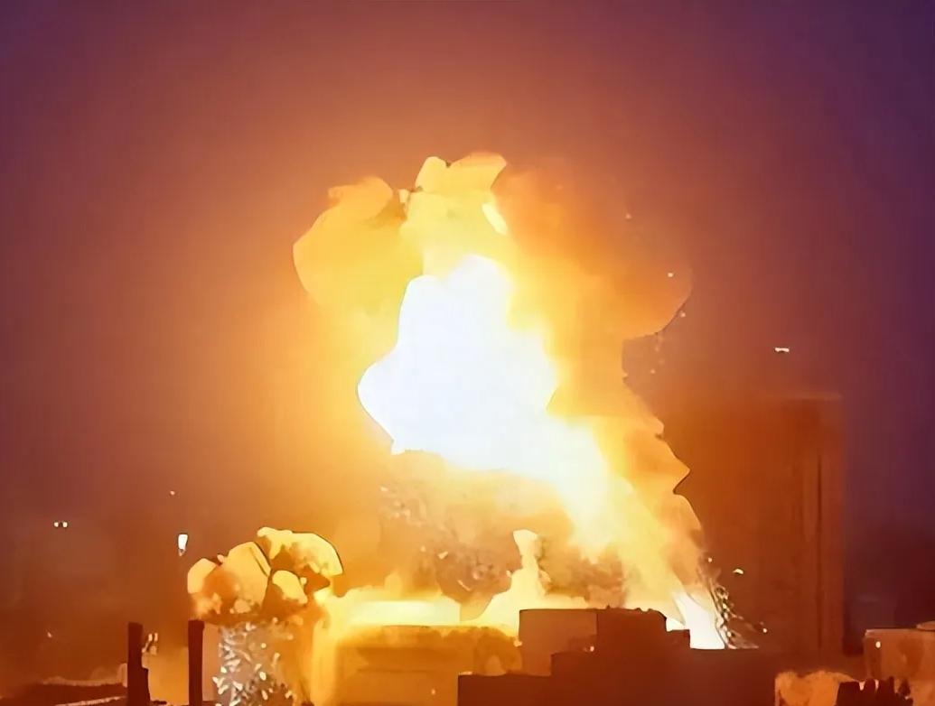 乌克兰对俄下死手，俄罗斯不再仁慈，瞄准乌公铁两用大挢轰炸。

25日，乌克兰方面