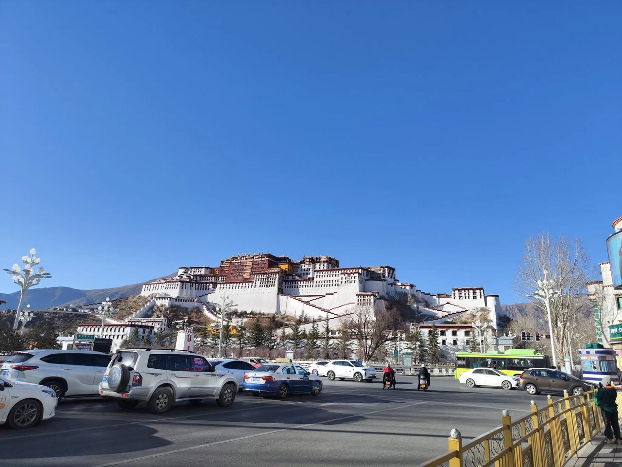 从西藏回来后，我已经跟好几个朋友说过了，西藏那边的工资挺高的，赚钱比内地容易一些