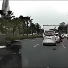 2026年1月6日，南宁市五象大道发生一起阿维塔电动车失控事故，车辆以超100k