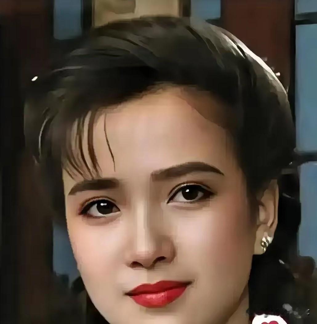 唐国强这事办得挺地道。何晴最后的日子，他带着甜食去探望。知道脑瘤病人嘴里没味，这