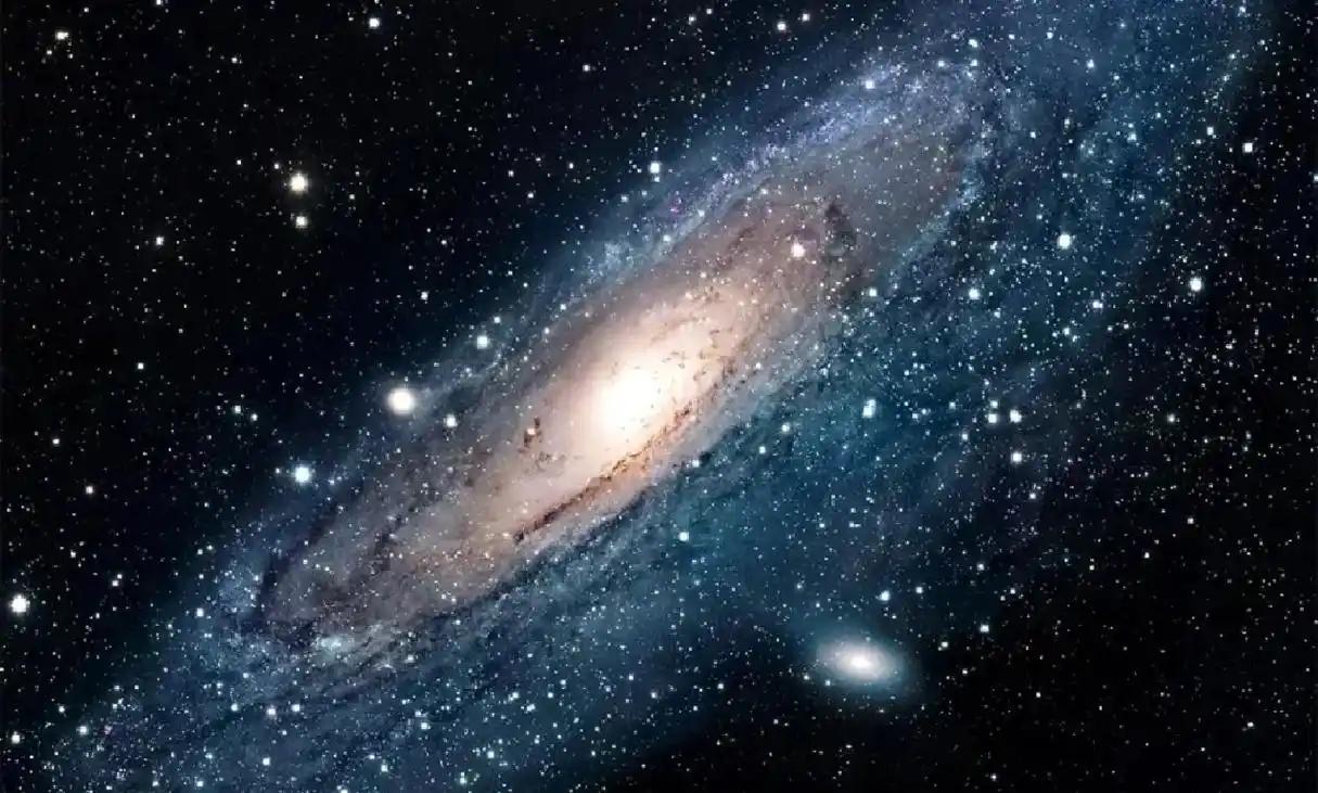 天眼监听几十年无信号，人类真的是宇宙唯一生命体吗？
刷到不明飞行物的视频时，很多