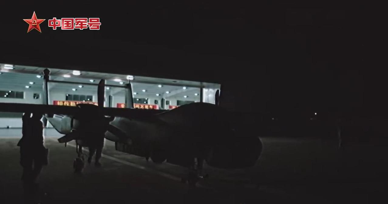 知道力度大，没想到力度会这么大，惊喜来的很突然，“双尾蝎”无人机近距离拍摄台北1