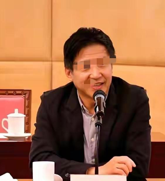 想从导师那学真本事，关系不能太远，这事儿费洛伊德早就说透了

最近人大教授与女博