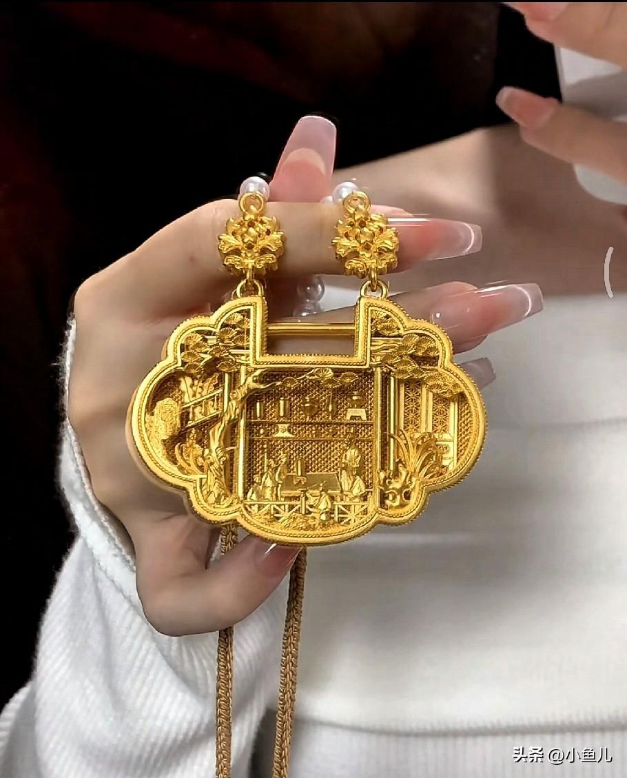 今天的黄金走势，简直就是一场荒诞剧。

前脚PPI数据刚把价格砸到4600，还没