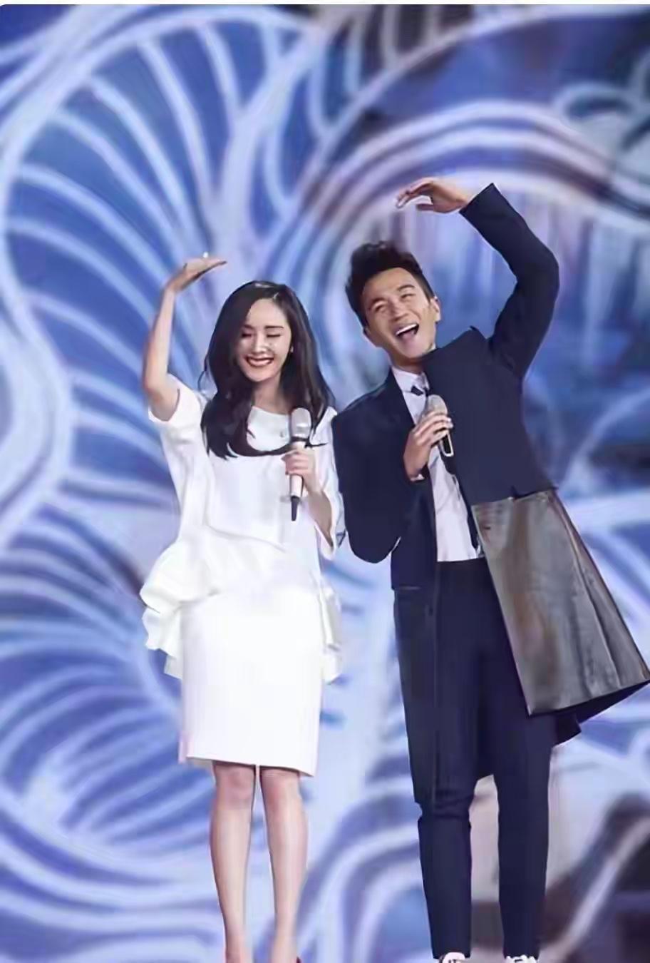 看得出来那时候刘恺威和杨幂非常恩爱的，最后还是离婚了