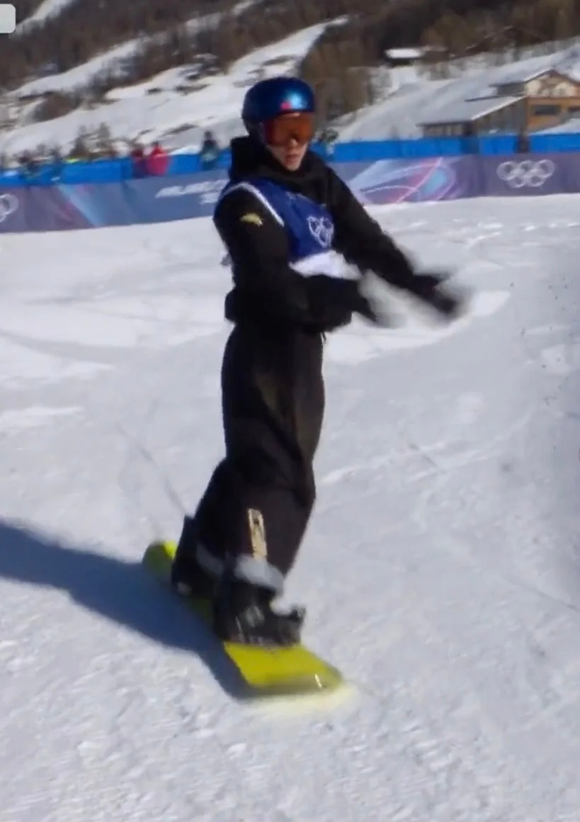 单板滑雪男子坡障技巧预赛叠穿技巧 苏翊鸣第二轮稳定发挥，拿下72.78分！两轮成