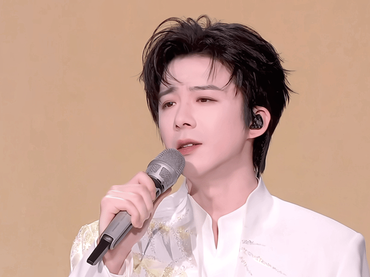 刘宇宁央视镜头状态，咋样？水灵灵的状态