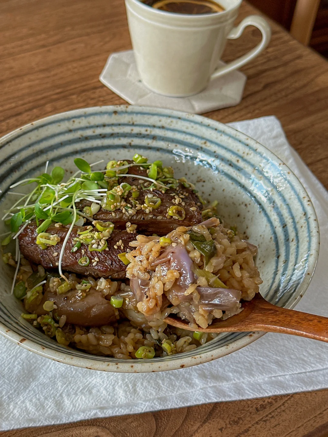 茄子焖饭 香煎牛肋条🥩完美搭配！