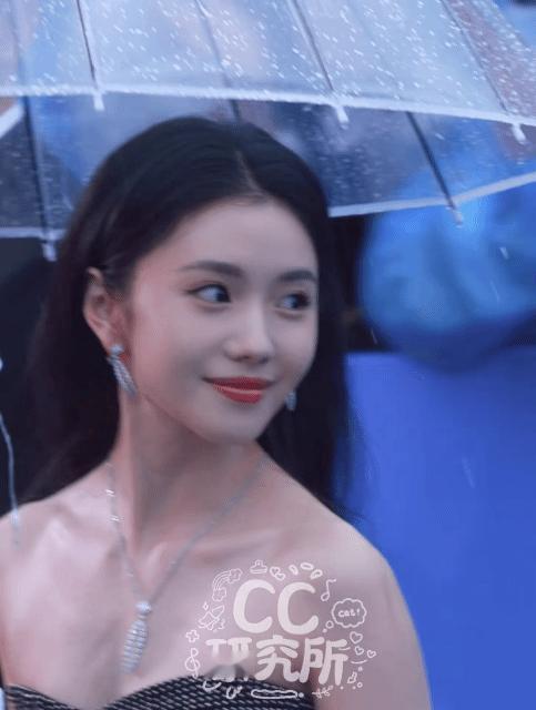 北影节开幕式窝存今天真美刘浩存好美