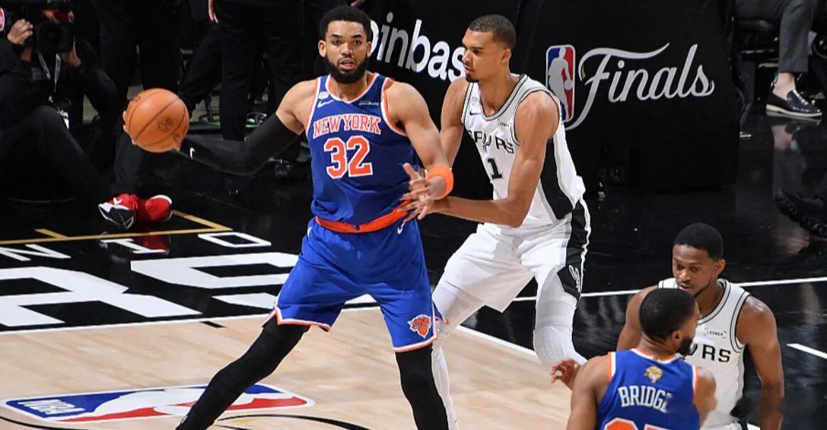 NBA综述｜文班29分致命失误痛失绝杀，尼克斯客场1分险胜2-0马刺！斯普利特领