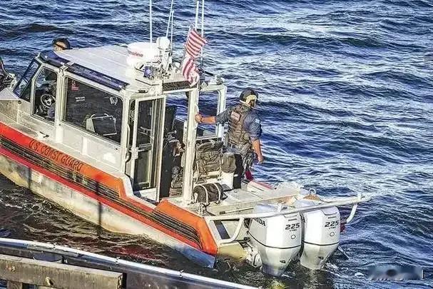 俄怒斥美国“21世纪海盗”！公海截船暴露霸权真面目
 
美军追猎俄籍油轮半月，在