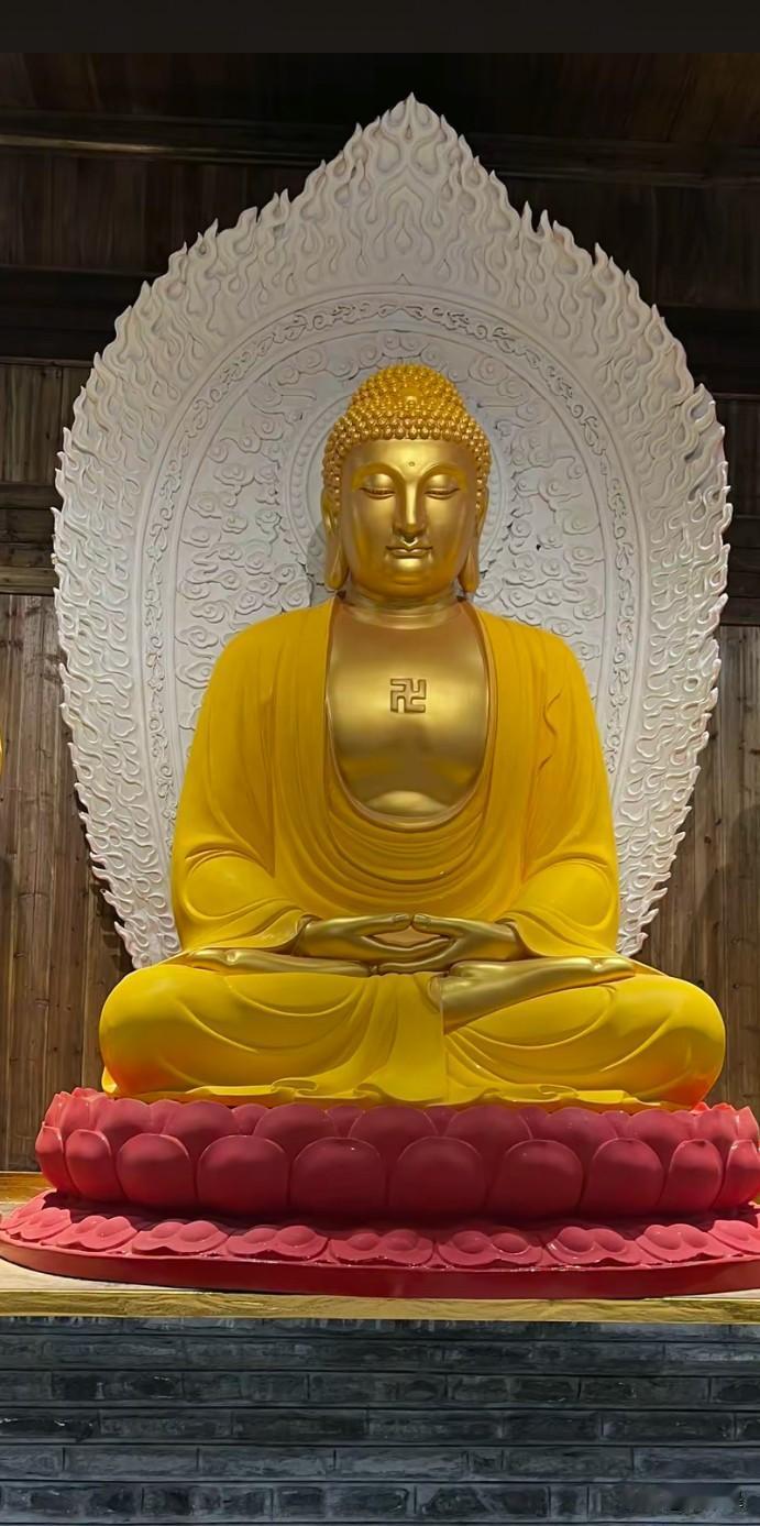 遇佛拜三拜，
你会越来越顺，
事事有着落，
句句有回应。