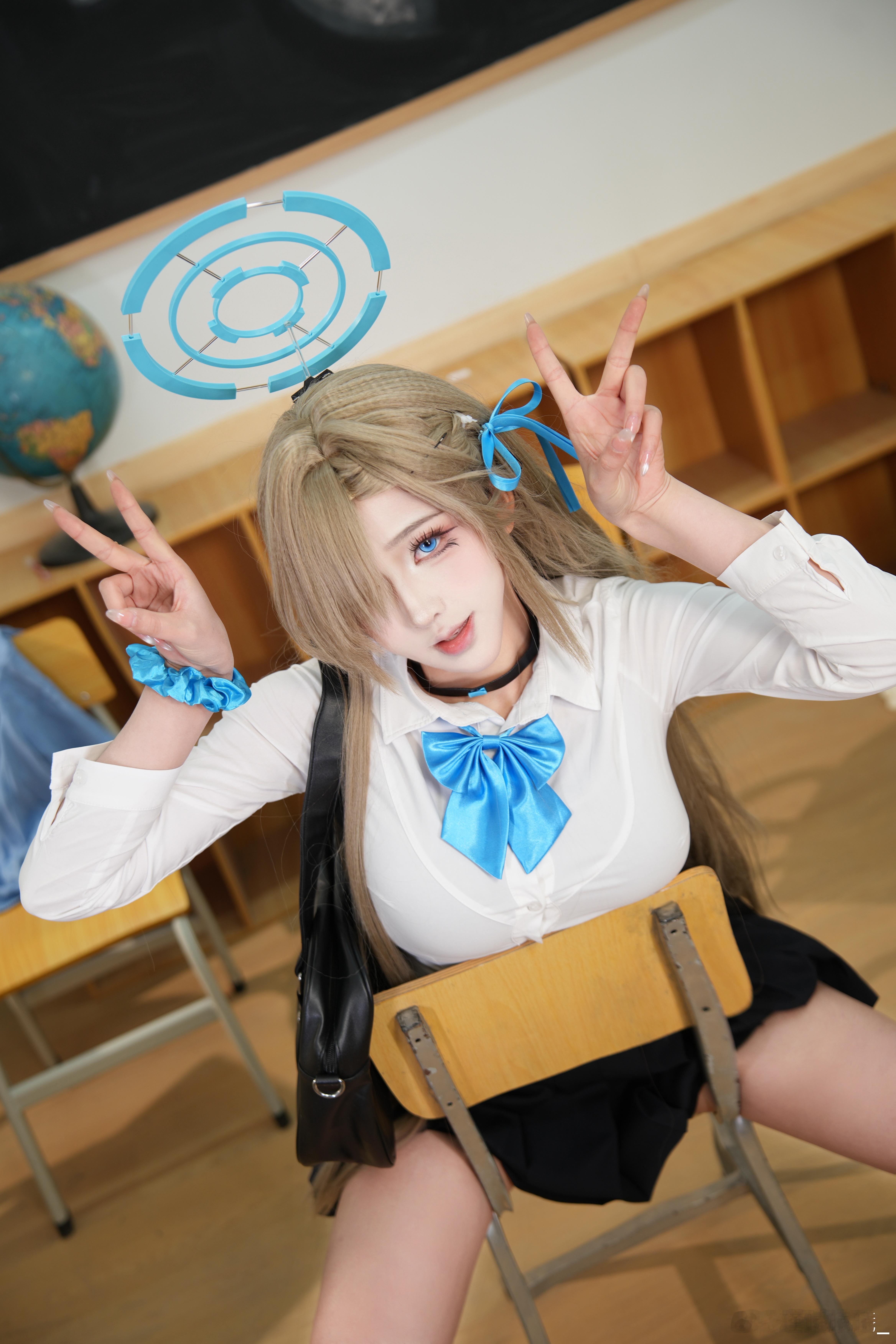 明日奈太有感觉了！cosplay碧蓝档案一之濑明日奈