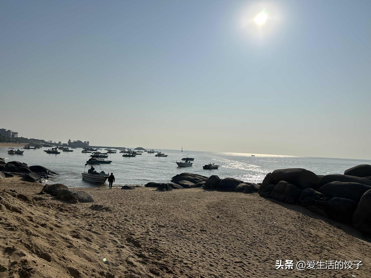 戒烟能早别晚，年纪越大，抽烟带来的毛病越容易找上门。趁早戒掉，身体舒服，也少遭罪