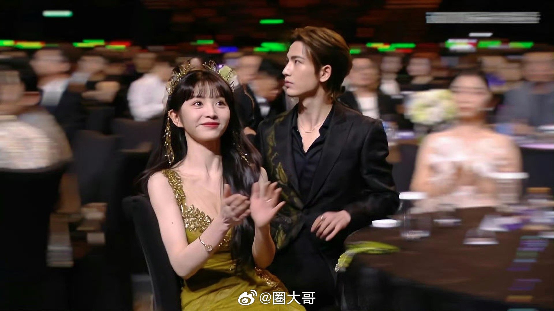 逐玉登顶腾讯拉新榜天惹，不愧是开年爆剧啊，张凌赫田曦薇的新剧《逐玉》居然反超了陈