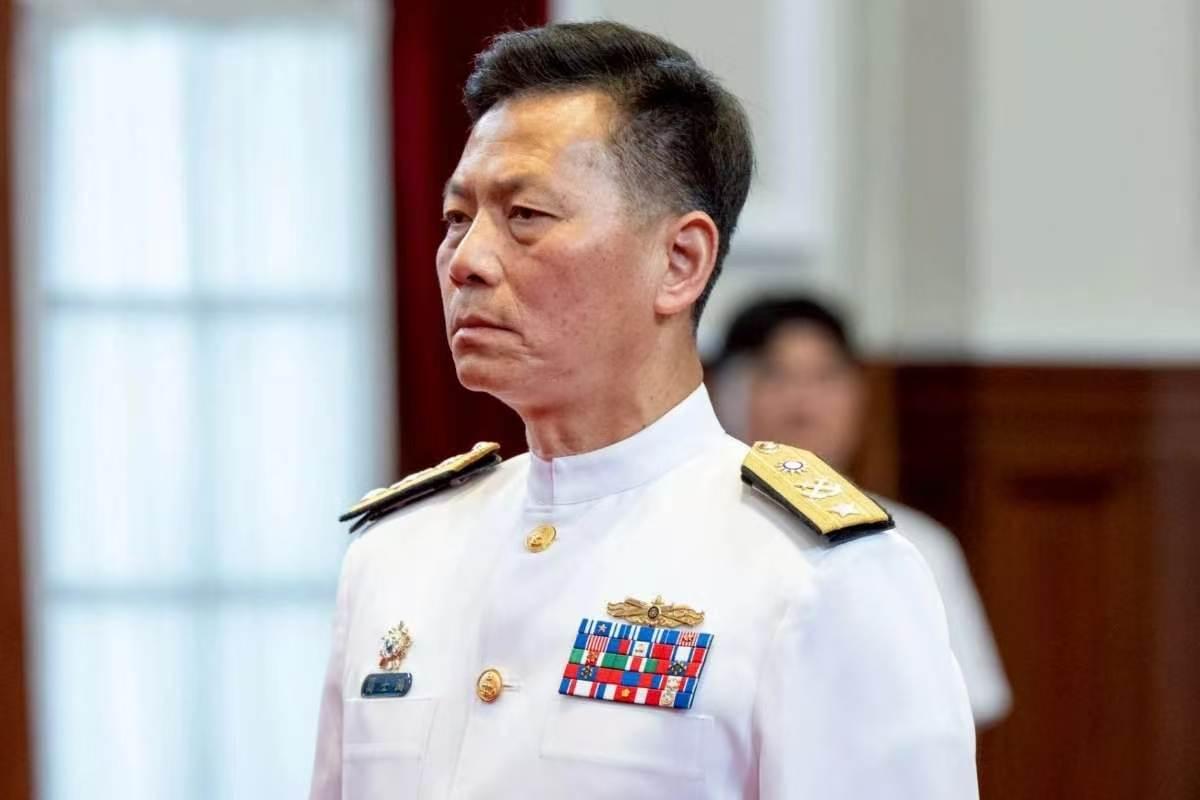 台“防务机构负责人”办公室参谋主任简士渊晋任为海军中将，并将出任海军“滨海作战指