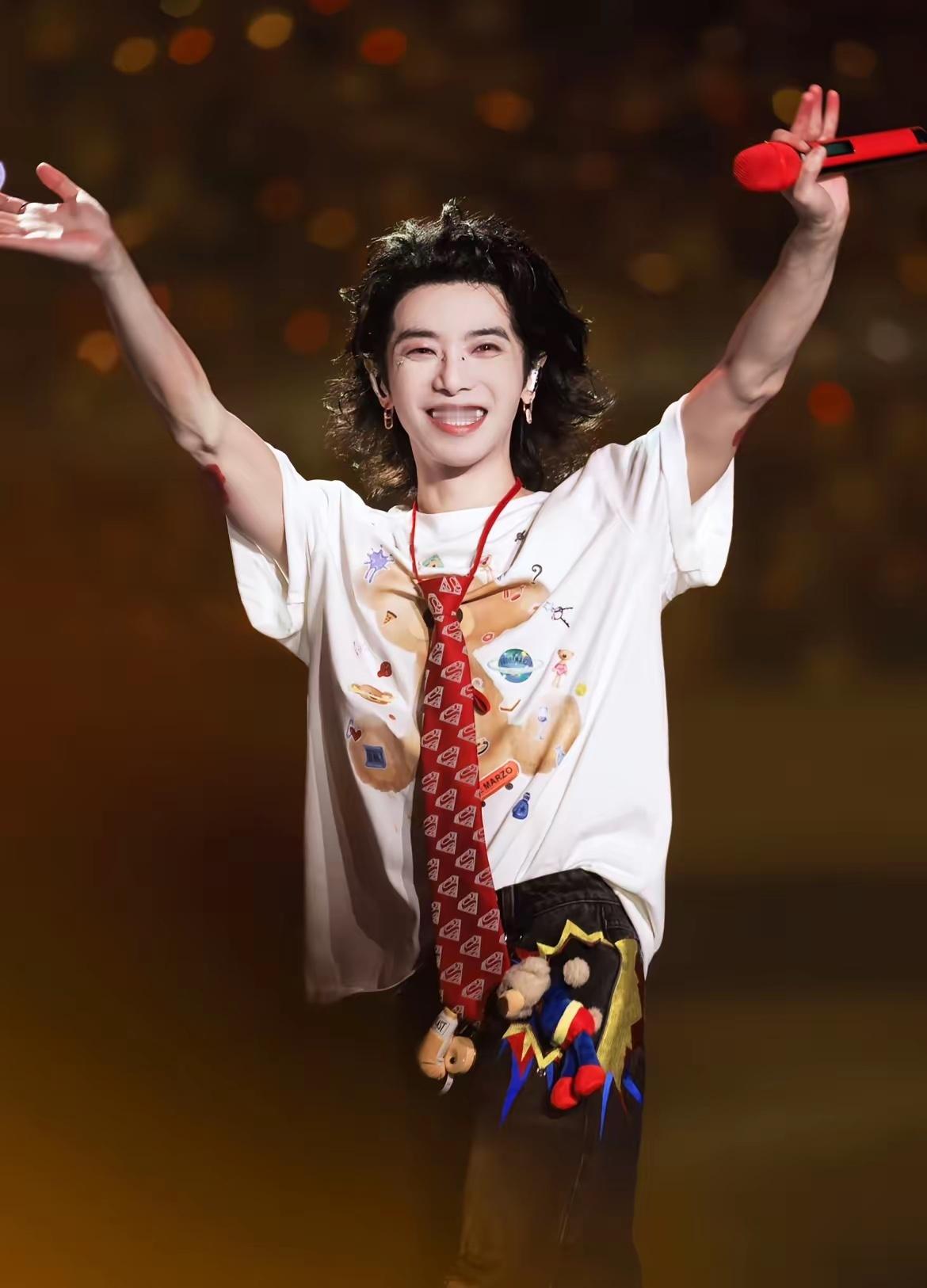 一觉睡醒，估计很多人都知道了，刚开完演唱会的华晨宇，他公开表示欢迎同行来抄他的演