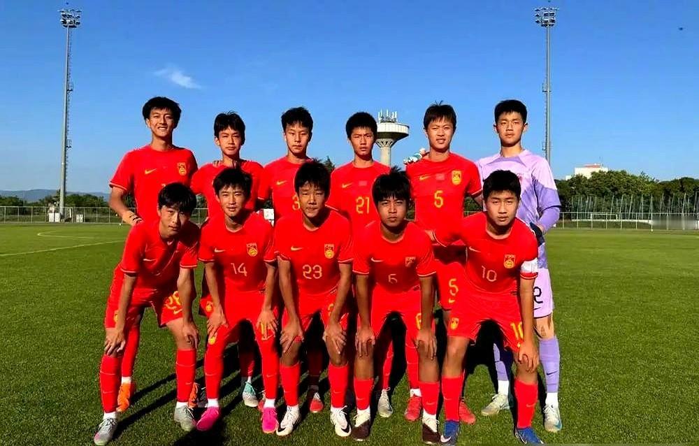 U15小将沙明9分钟狂轰2球，直接懵了意大利队。

4月28日凌晨，中国U15男