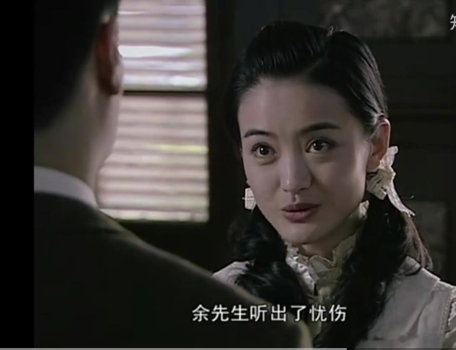 这几天，重温经典谍战剧《潜伏》，发现里面有个完全被我遗忘了的女配角——晚秋，看到