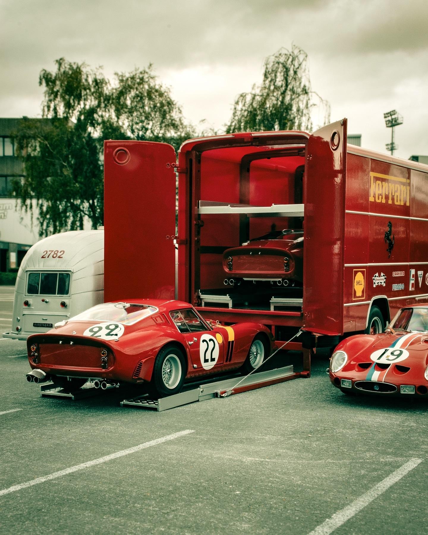 早上好 请在评论区分享一张比较牛逼的照片 不限题材 