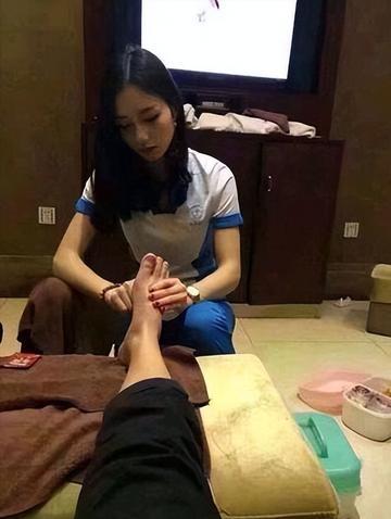 一位足浴小姐姐说： 
“男人来足浴是假的， 按摩是假的，spa是假的。 
来吃豆