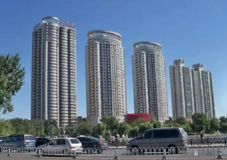 如果换电梯楼就买八楼以下，这是我的观点，因为，我觉得八楼以下，既使电梯坏了，还可