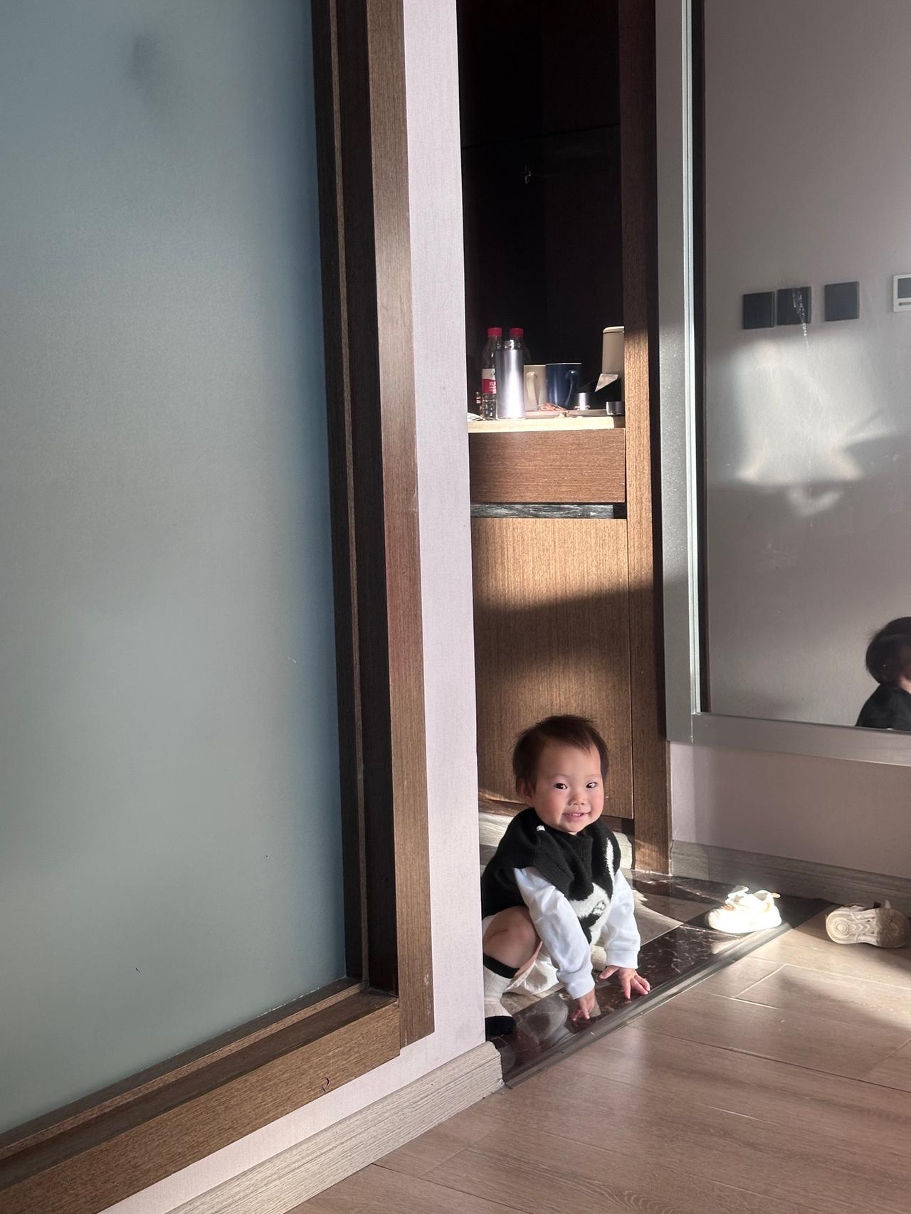 睁眼三连拍 开启美好的一天#宝宝日记