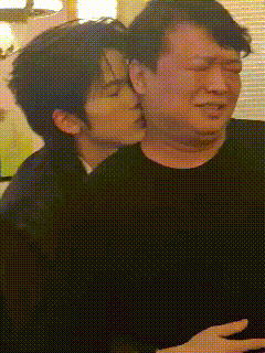 这到底是谁？ 