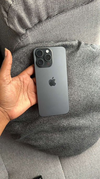 上市已近一年，你给 iPhone 15 Pro Max 打几分？满分10分。 ​