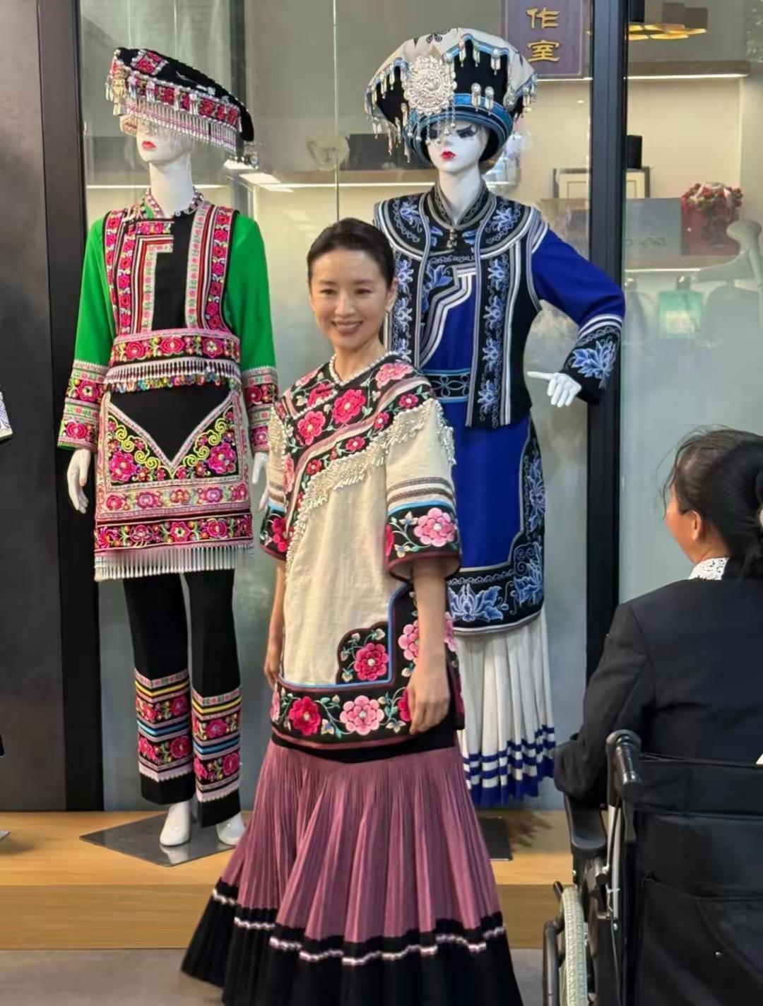 董洁自从跟潘粤明和解以后，各方面肉眼可见地好了起来！

要我说，潘粤明可真是个大