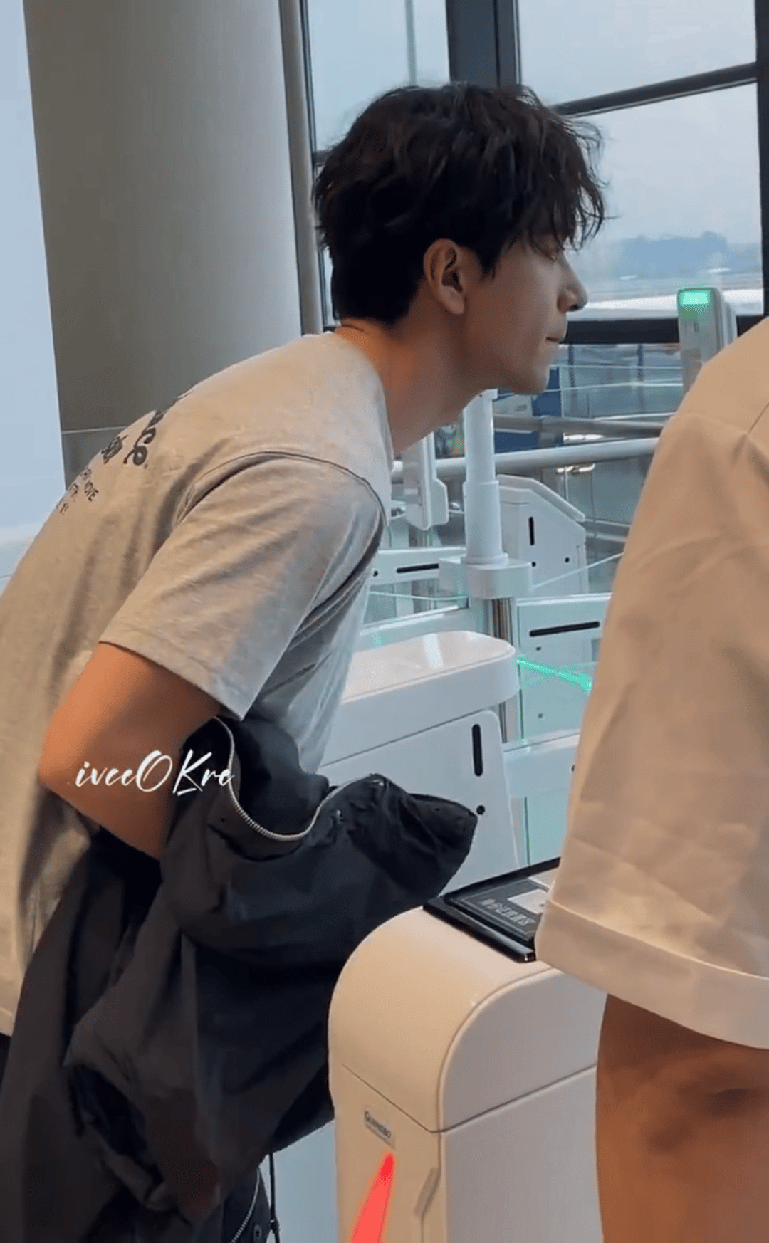 陈星旭[超话]陈星旭 🍊陈星旭肖稚宇 乖宝，哈特软软🥹腰弯下去的那一瞬间真的