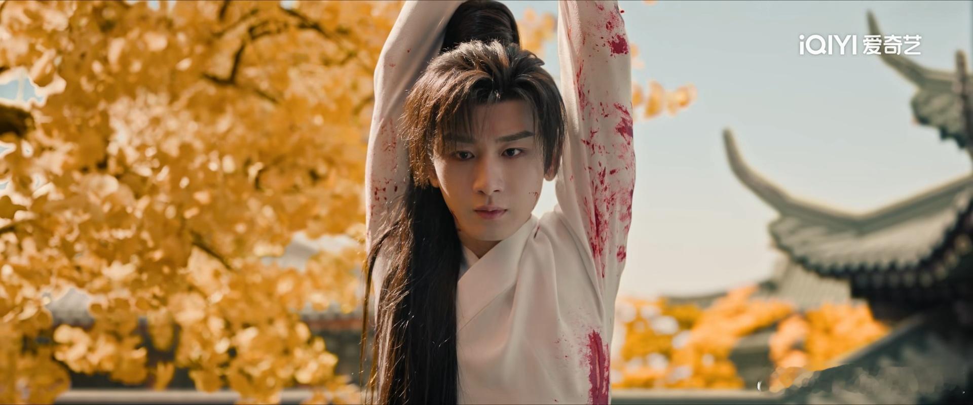 万剑穿心名场面热度冠军的名场面从不会让人失望：他嘴角渗血却笑着问 “如果我们能活