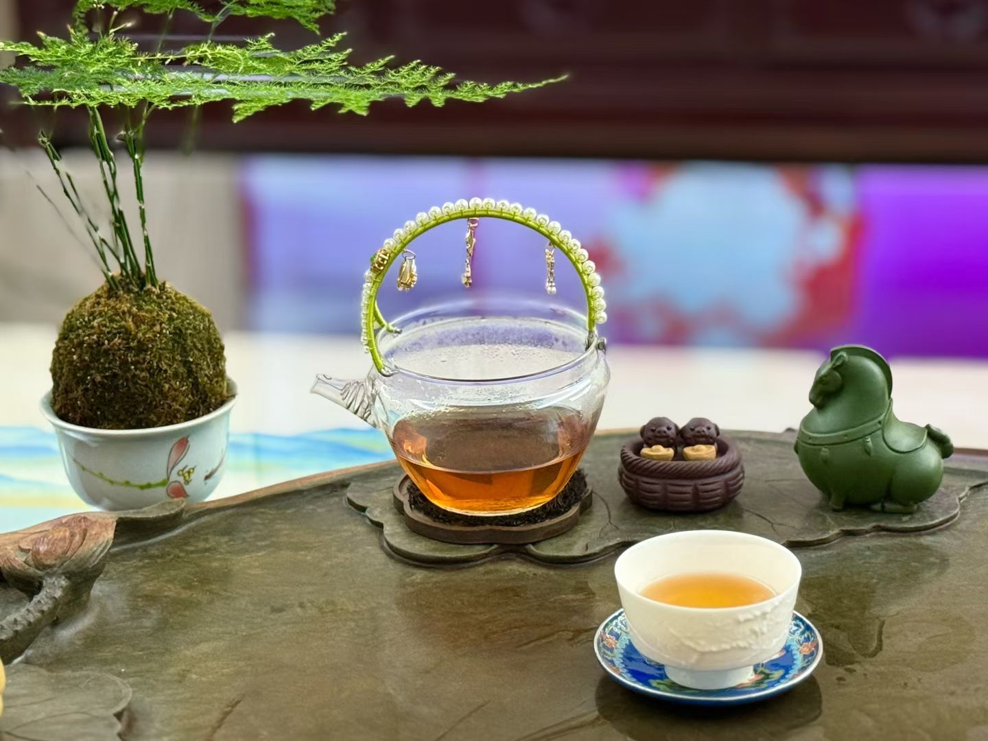 茶道  尘世烟火，众生平凡，皆是俗世凡人，以茶相逢，皆是缘分。 