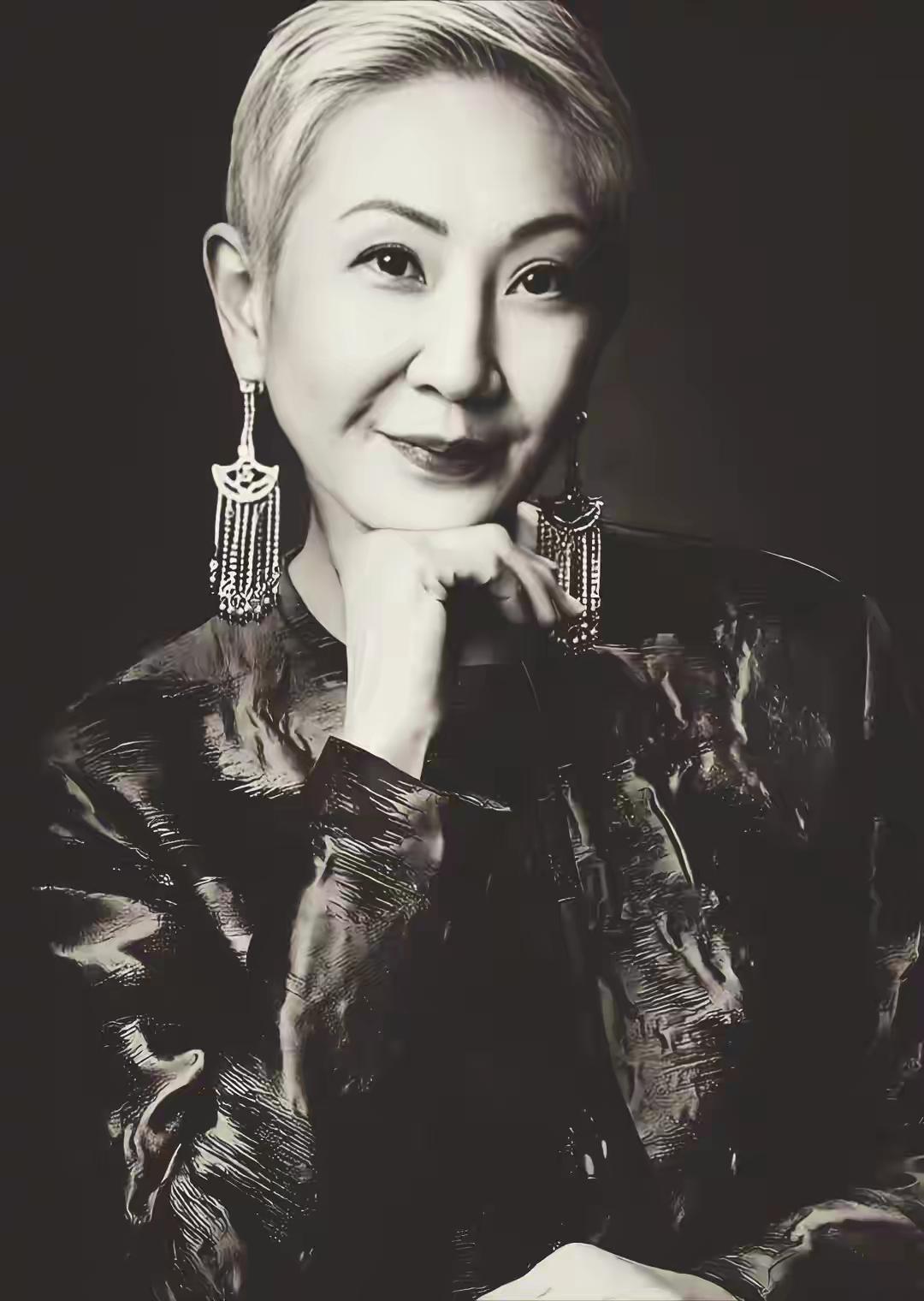 【资深电影人施南生去世】
施南生倾尽半生，成全了徐克的武侠世界
却耽误自己，一生