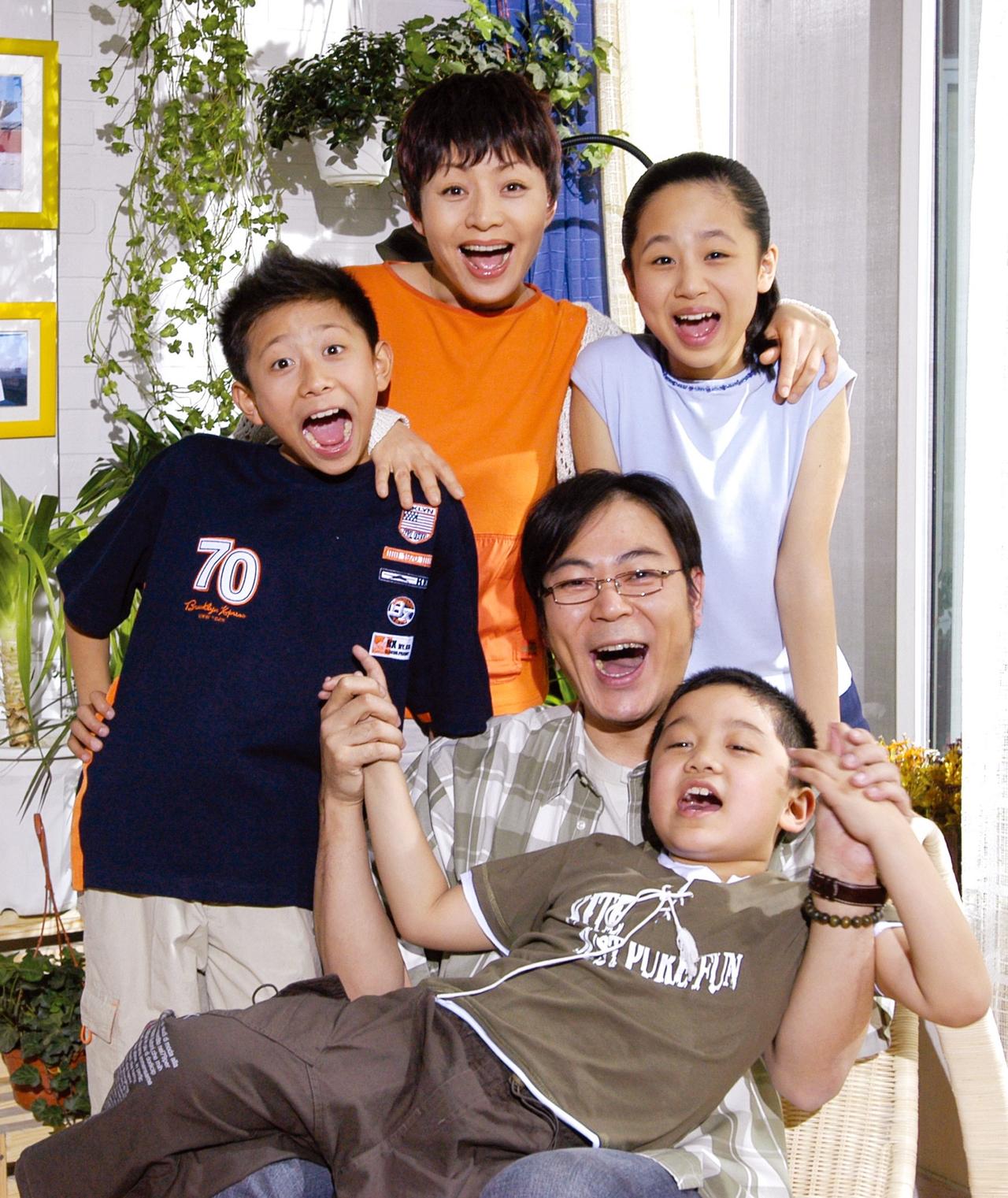 说句扎心的话，我怀疑2026年的今天百分之九十以上的家庭还赶不上二十多年前夏东海