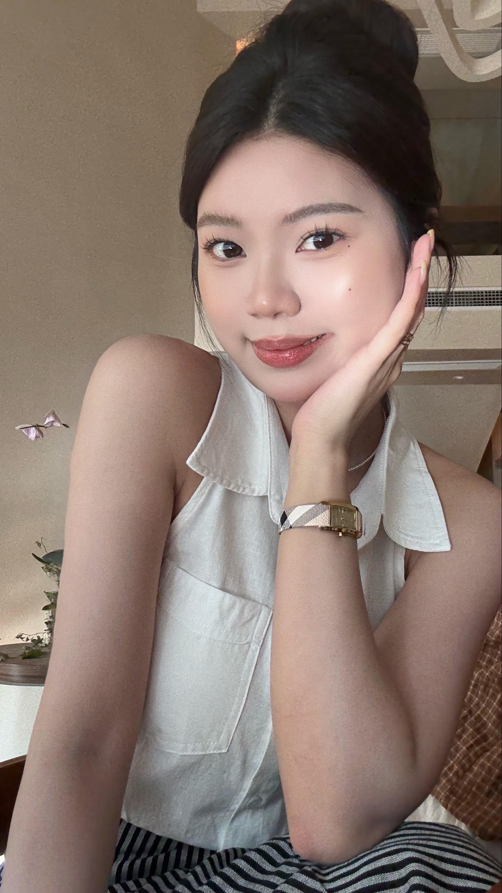 我是一个特别特别特别爱吃的小女孩 但我觉得减肥好难好难好难