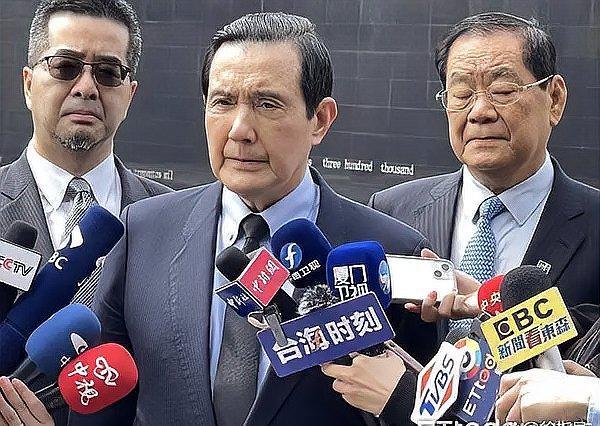 马英九强调“统一必须尊重台湾的民意”，把他想在两边讨好的投机心理暴露的淋漓尽致，