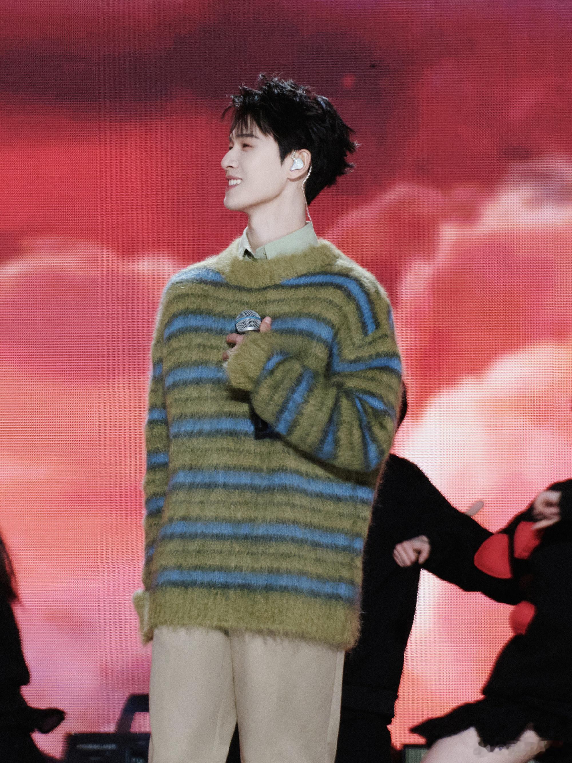 李昀锐台下有效训练台上有效表演 真的被狠狠圈粉！有效训练的成果全在舞台上体现了，